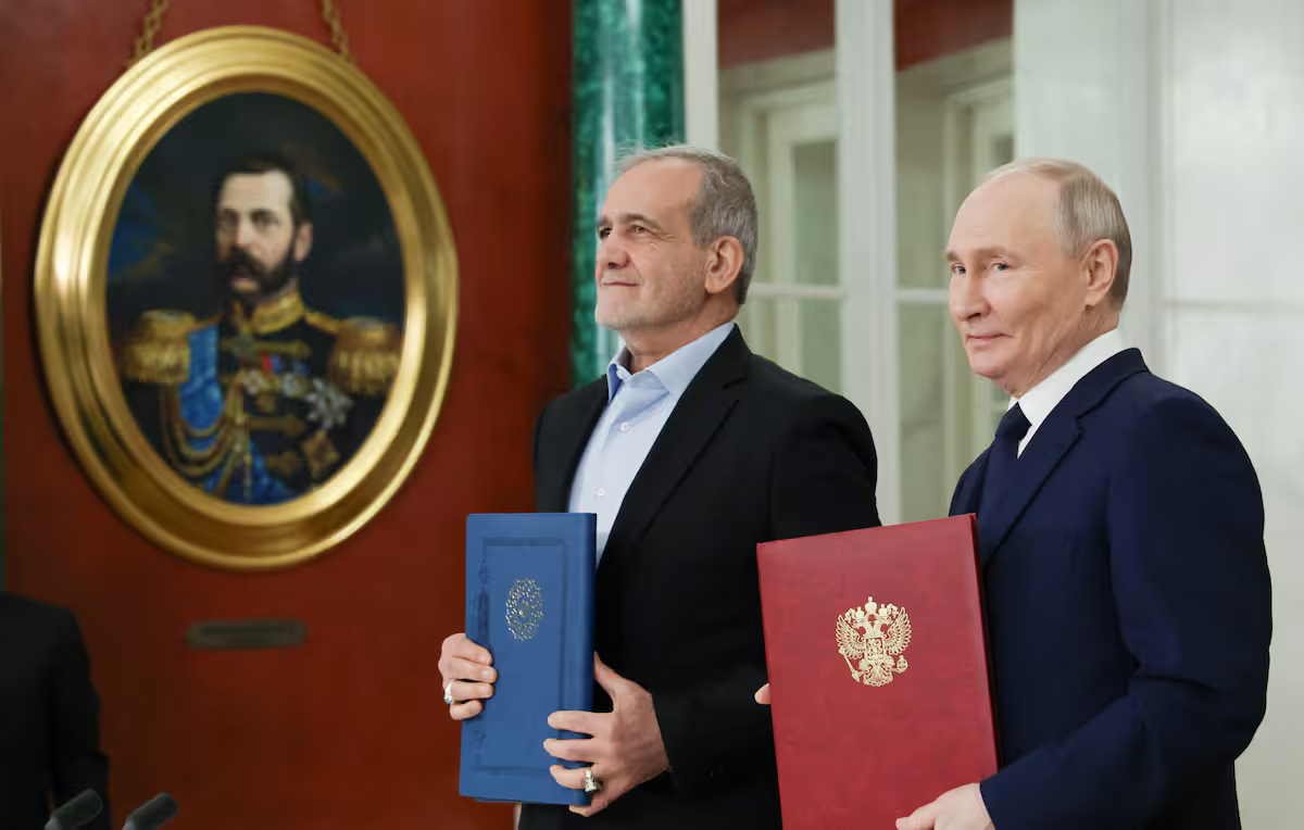 Источник: Russian President Vladimir Putin and Iranian President Masoud Pezeshkian attend a ceremony to sign an agreement of comprehensive strategic partnership between the two countries, at the Kremlin in Moscow, Russia January 17, 2025. Sputnik/Vyacheslav Prokofyev/Pool via REUTERS/File Photo